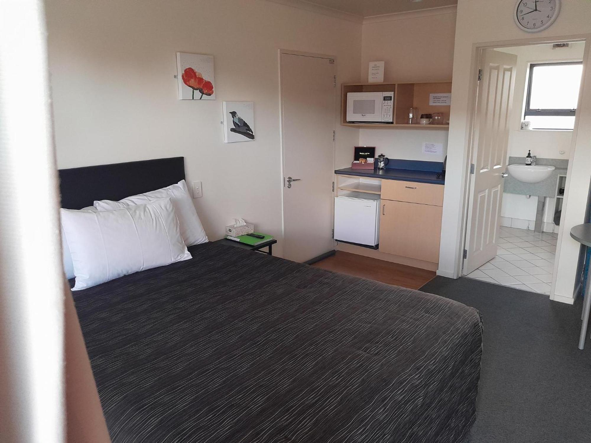 A'abode Motor Motel 4*
